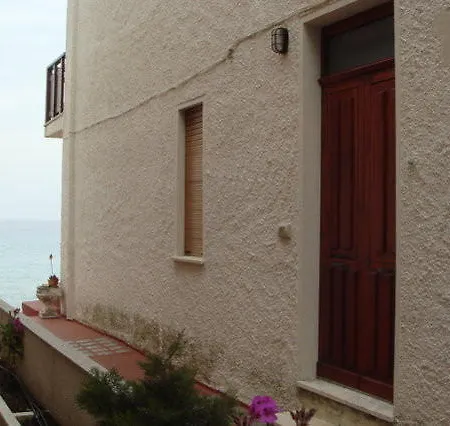 Apartment On The La Rena Beddha